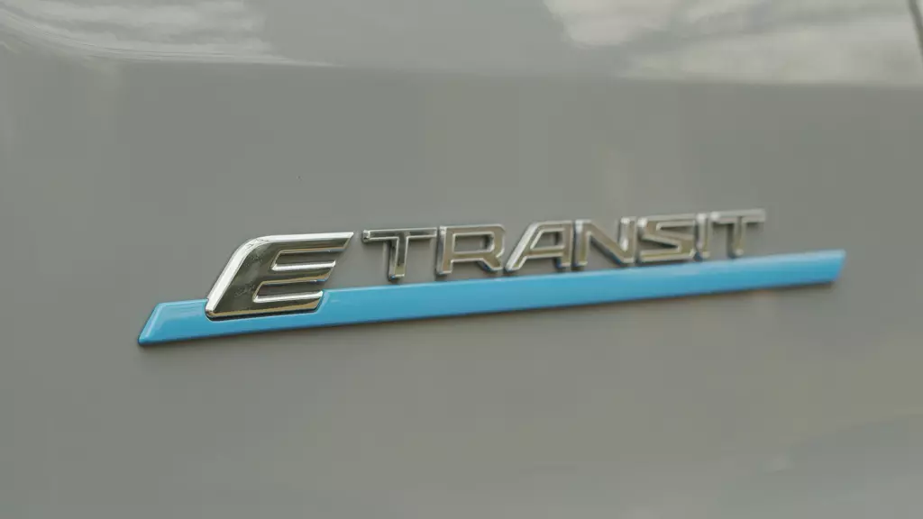 Ford Transit E- 350 L2 RWD 135KW 68KWH H2 Trend Van Auto