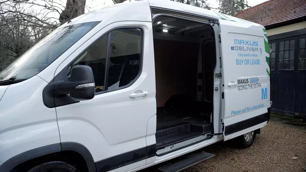 Maxus Deliver 9 E LWB Electric FWD 150KW High Roof Van 72KWH Auto